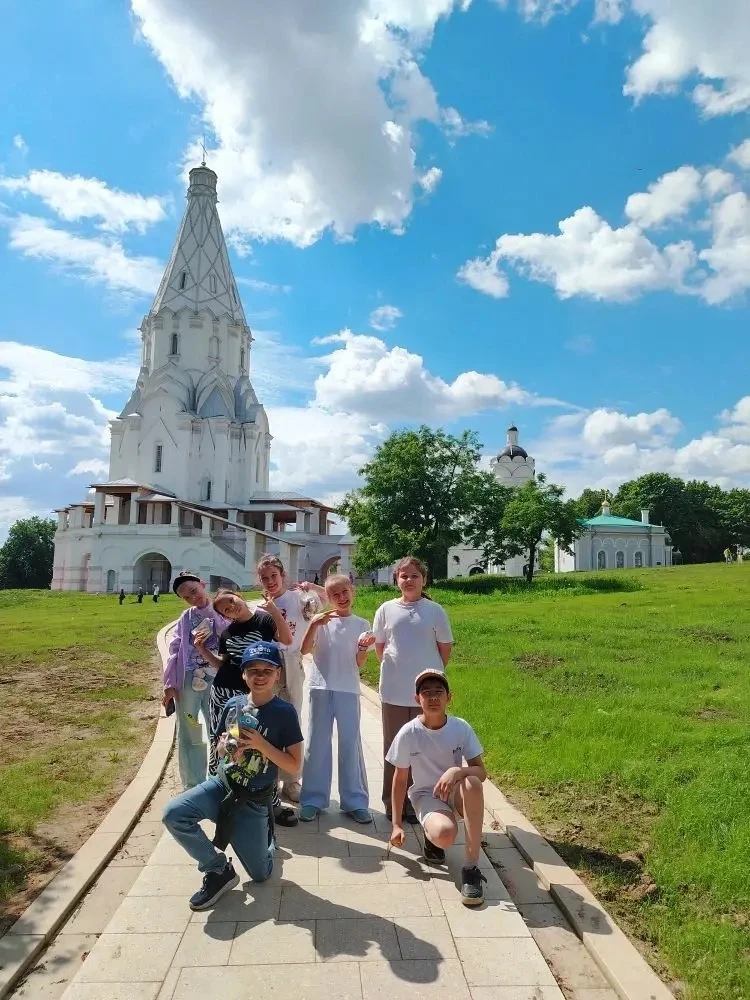 Сегодня учащиеся 2В класса побывали на экскурсии в музее-заповеднике "Коломенское" с программой "Рус