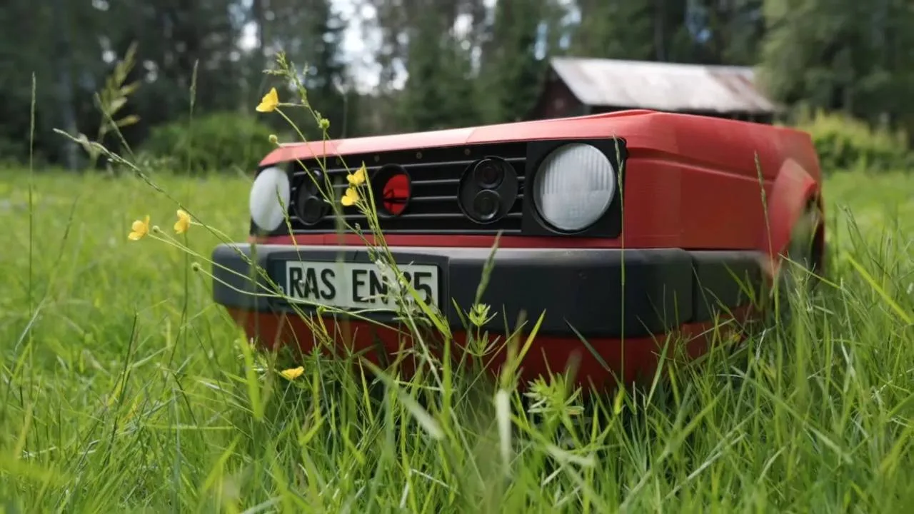 Volkswagen Golf II GTI стал газонокосилкой — немецкий блогер собрал автономную косилку ...
