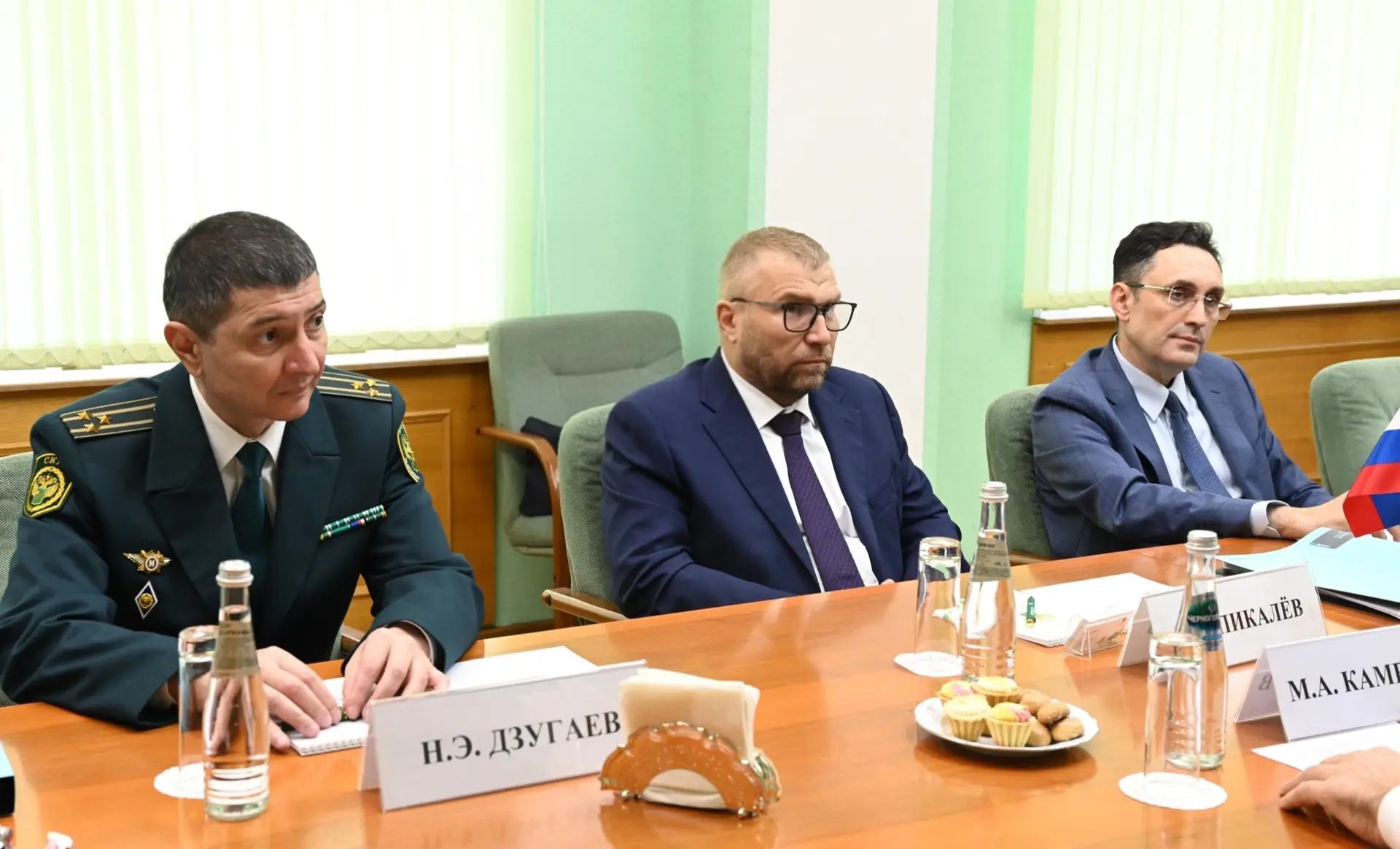 Состоялась рабочая встреча руководителя ФТС России Валерия Пикалёва и Председателя Правительства Рес