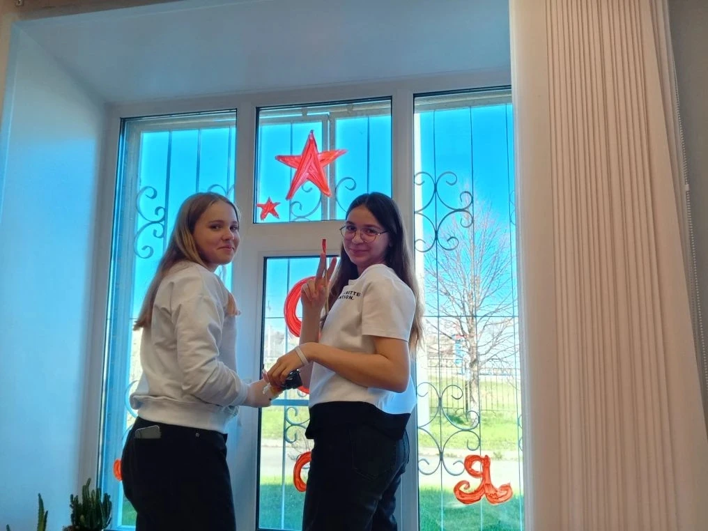 🇷🇺 День Победы - великий праздник! Оформление школы к 9 Мая стало доброй, светлой тра...