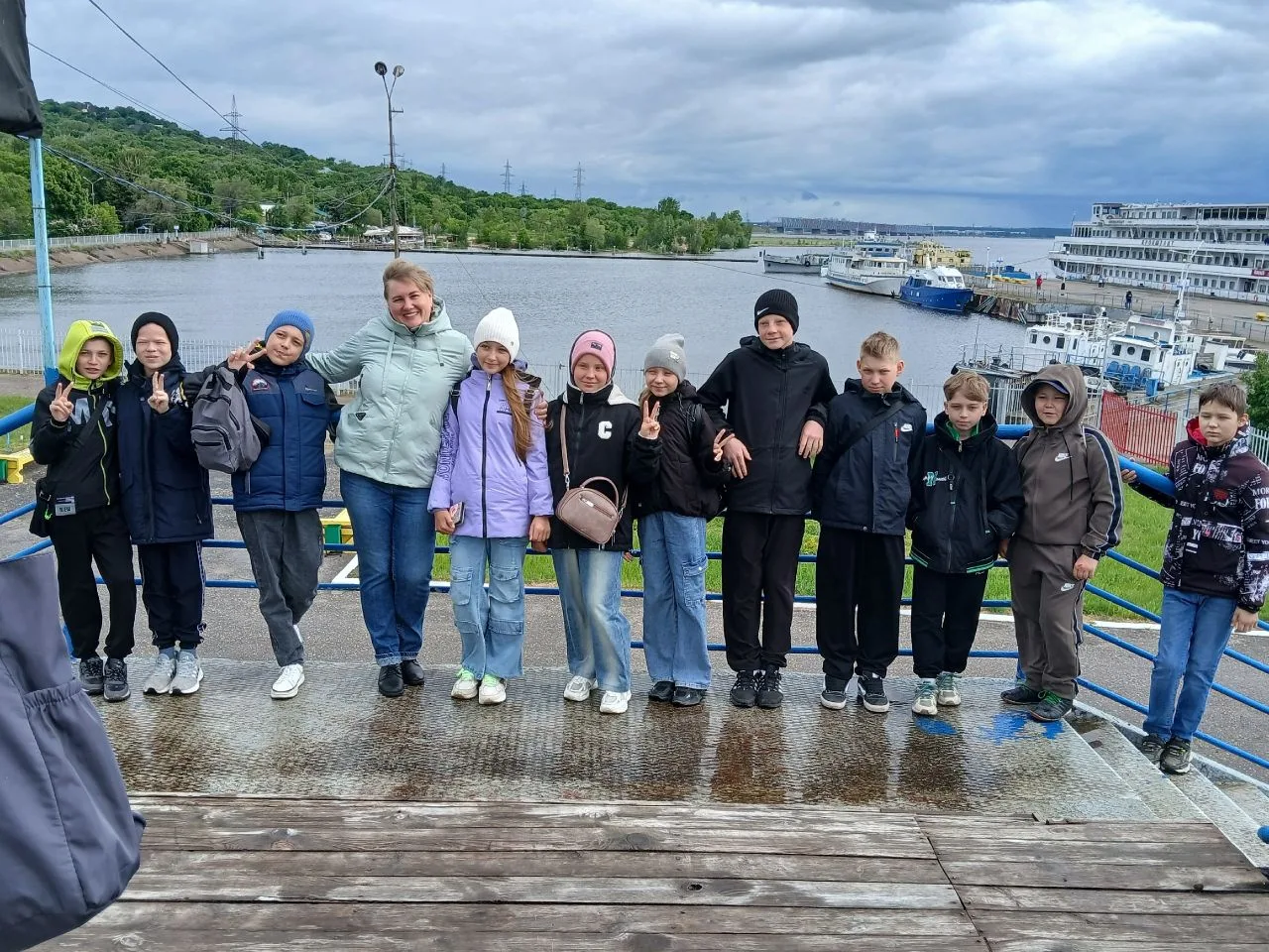 ☀️ Каникулы с пользой и интересом! 🚌⚓

Обучающиеся 5Б и 5В классов начали долгожданные каникулы с н