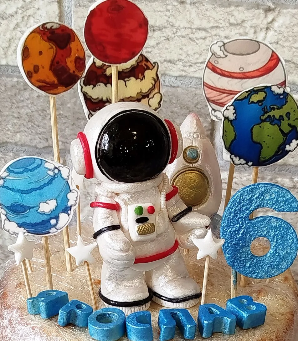Для любителей космоса!😉🌠Фигурка космонавта и ракеты из сахарной мастики, топперы с фо...