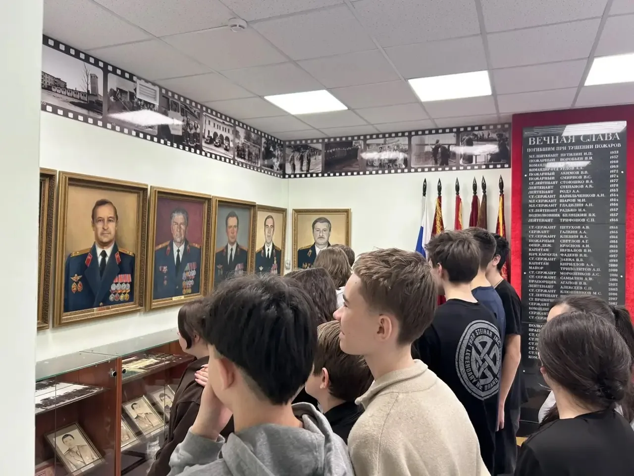 🚒 Огонь — друг, огонь — враг: увлекательное путешествие в мир отважных профессий  Сегодня наши обуча