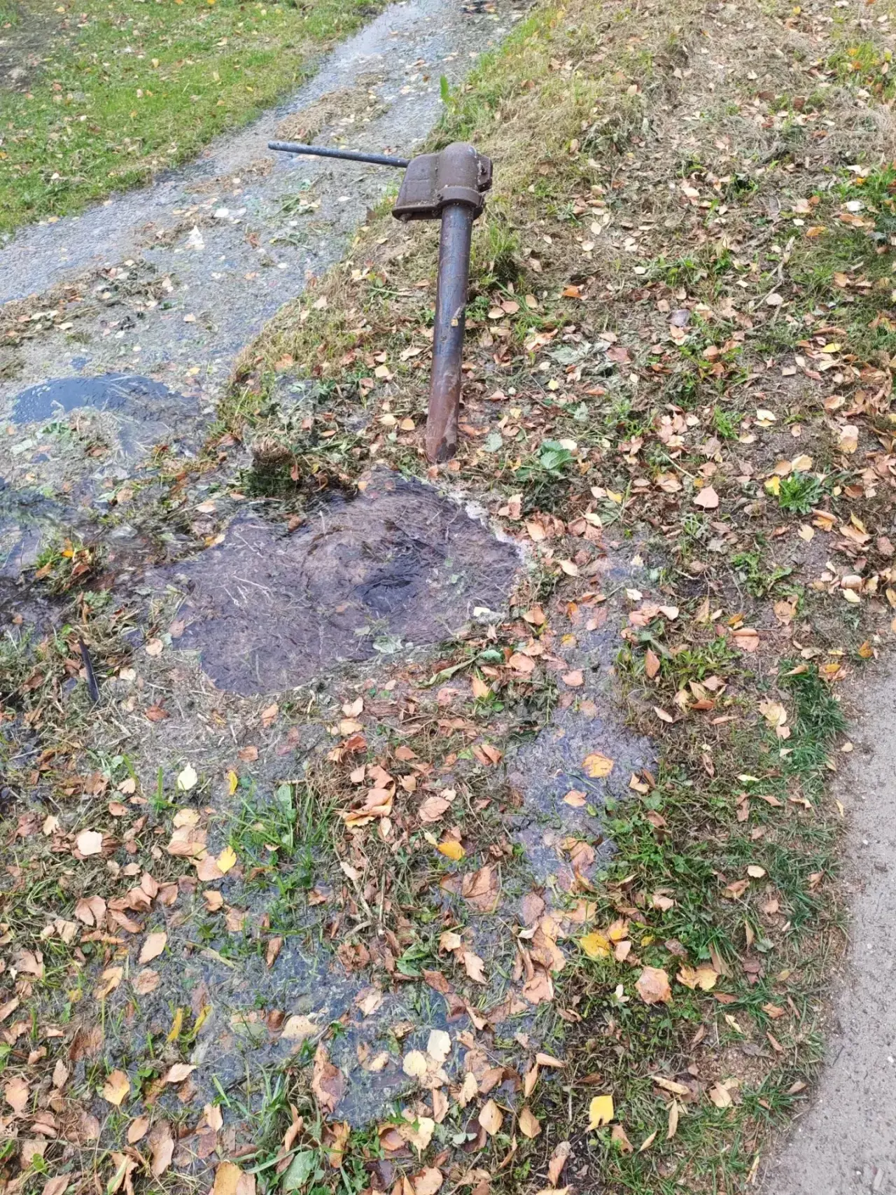 Неосторожность на дороге оставила без воды целый микрорайон Васильево💧