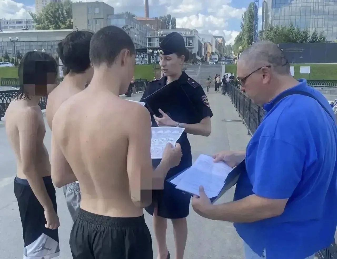 ❗️На городском пляже Саратова прошёл рейд по безопасности среди подростков

Сотрудники ПДН и комисси