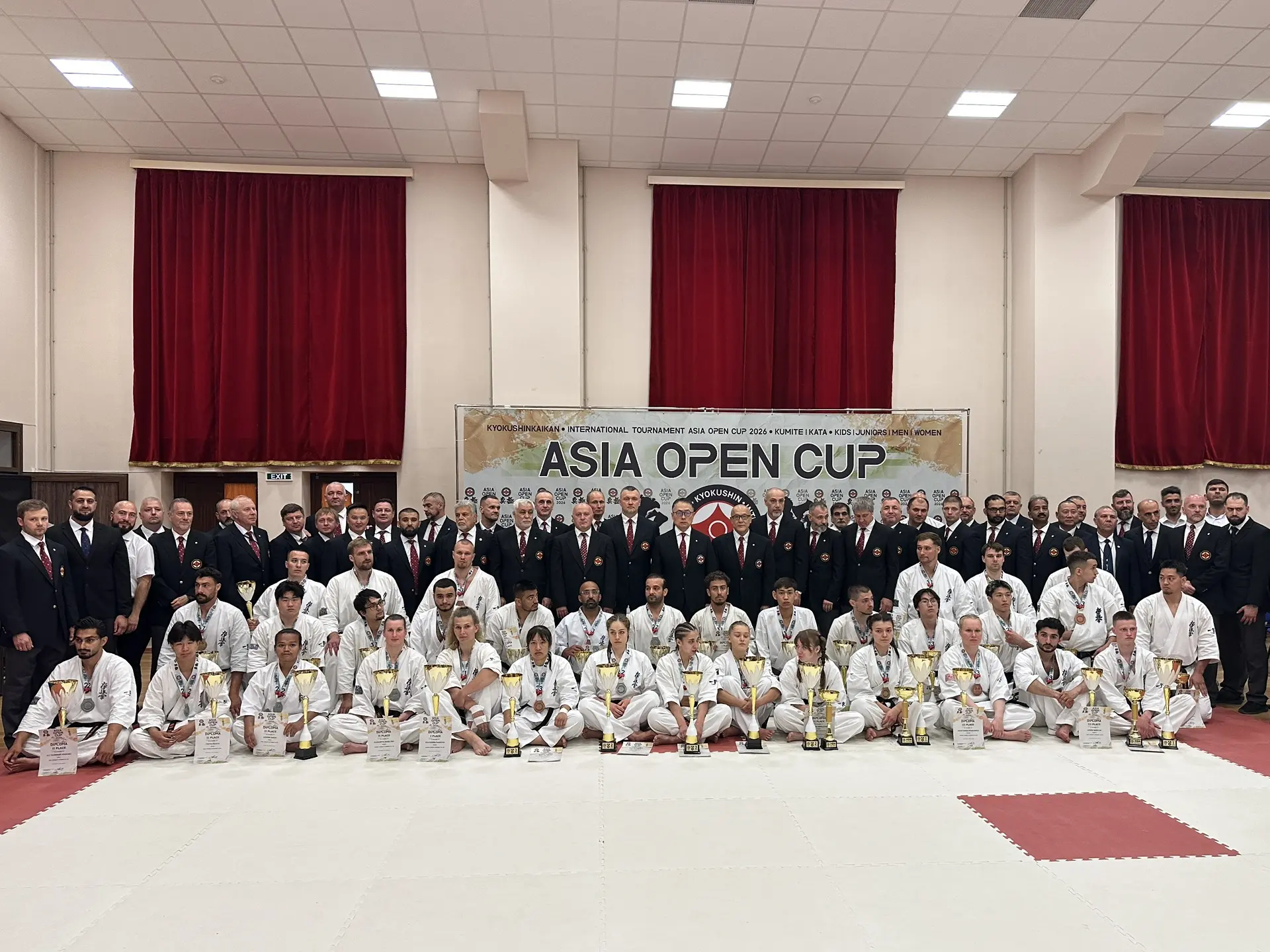 Сильнейшие мужчины и женщины Asia Open Cup 2026