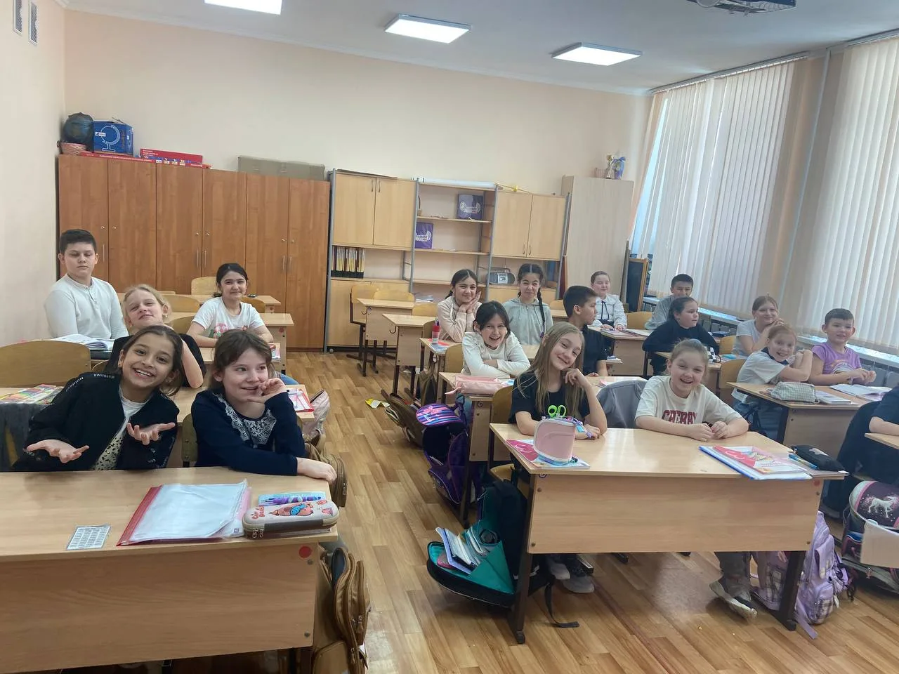 Говорят, что добро начинается с малого. Наши старшеклассники-активисты доказали это на деле!  К всем