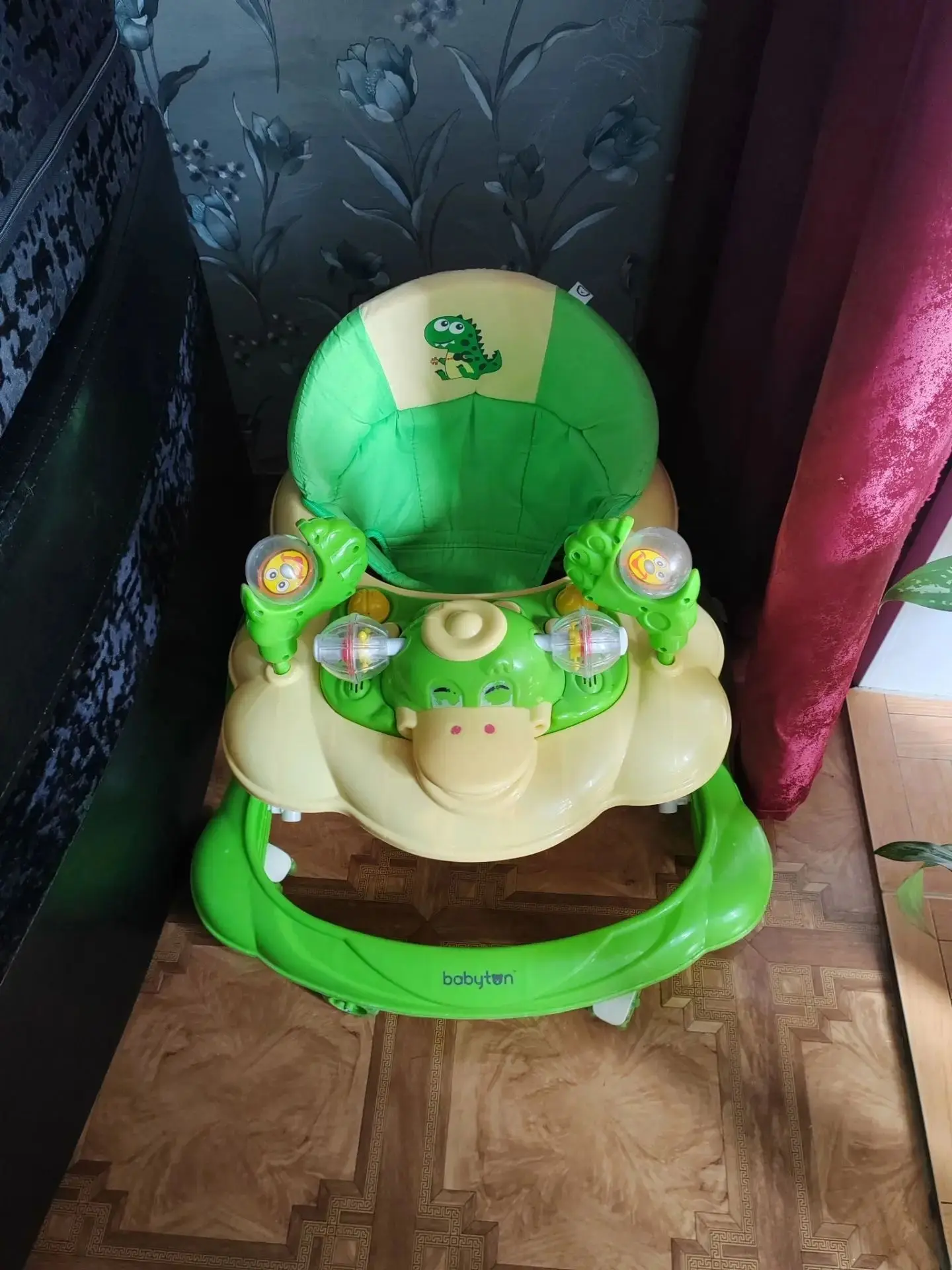 Ходунки +запасные части к нему цена 1500 89322547444