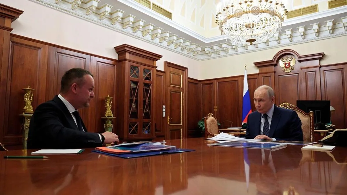 🛤️ Владимир Путин провёл рабочую встречу с министром транспорта Андреем Никитиным — речь шла о круп