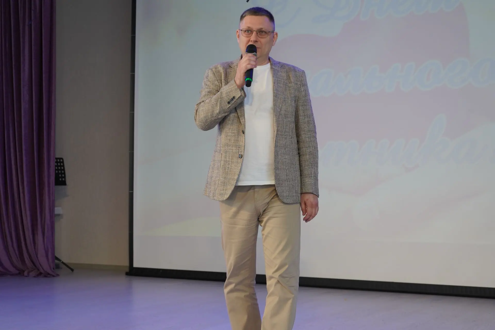 В «Сосновой поляне» торжественно отметили День социального работника ❤️

Сегодня в актовом зале дома