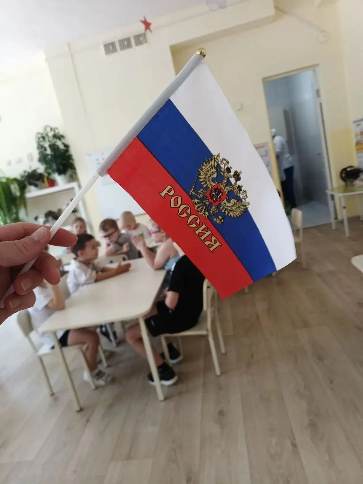 🇷🇺В преддверии Дня России🇷🇺 наши воспитатели вместе с детьми погружаются в атмосферу праздника! 