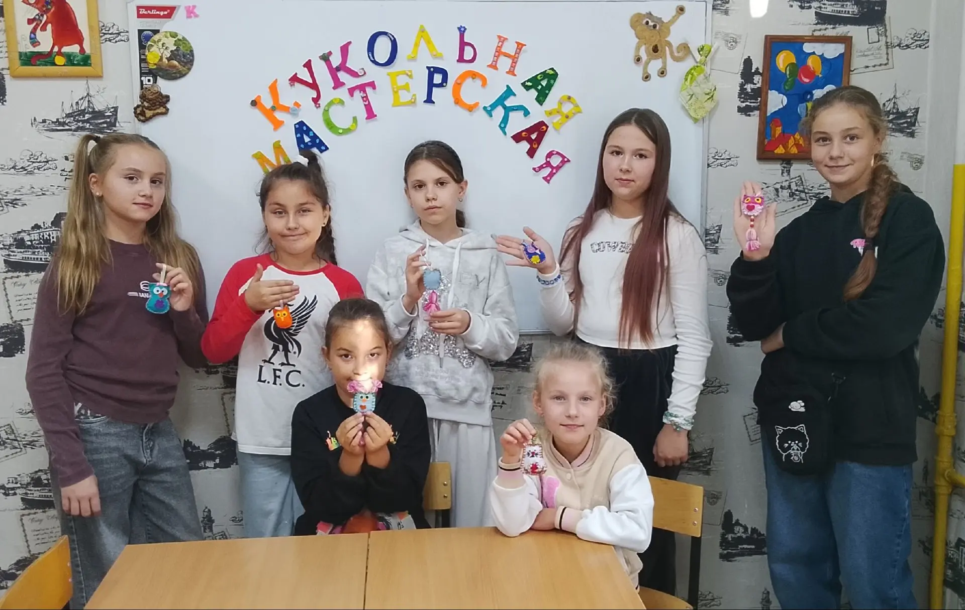У нас в д/о "Кукольная мастерская" атмосферу создают девочки, мои рукодельницы, которые...