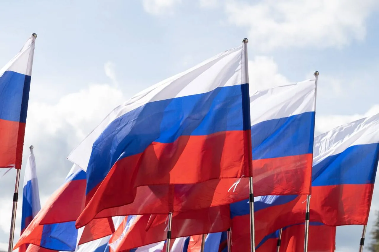 🇷🇺 Сегодня отмечается День государственного флага в России.