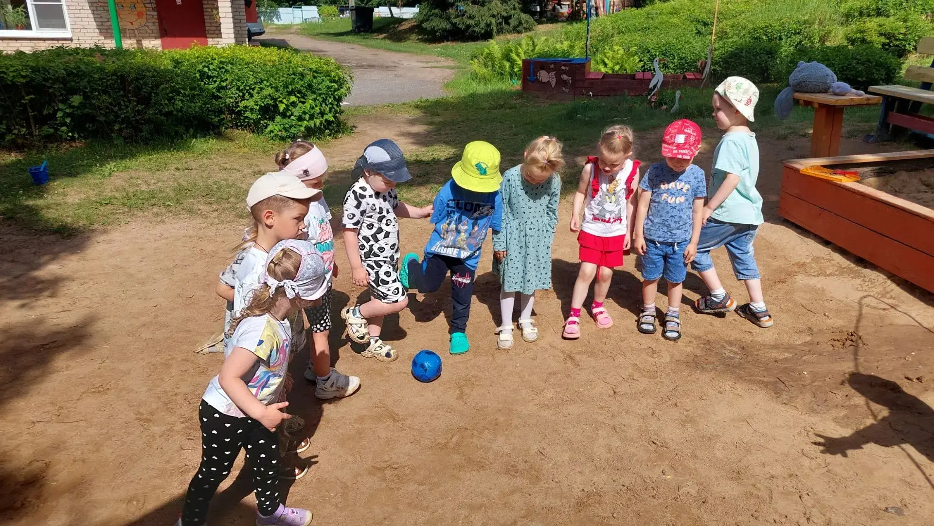 ⚽ Маленькие футболисты в деле! 😍