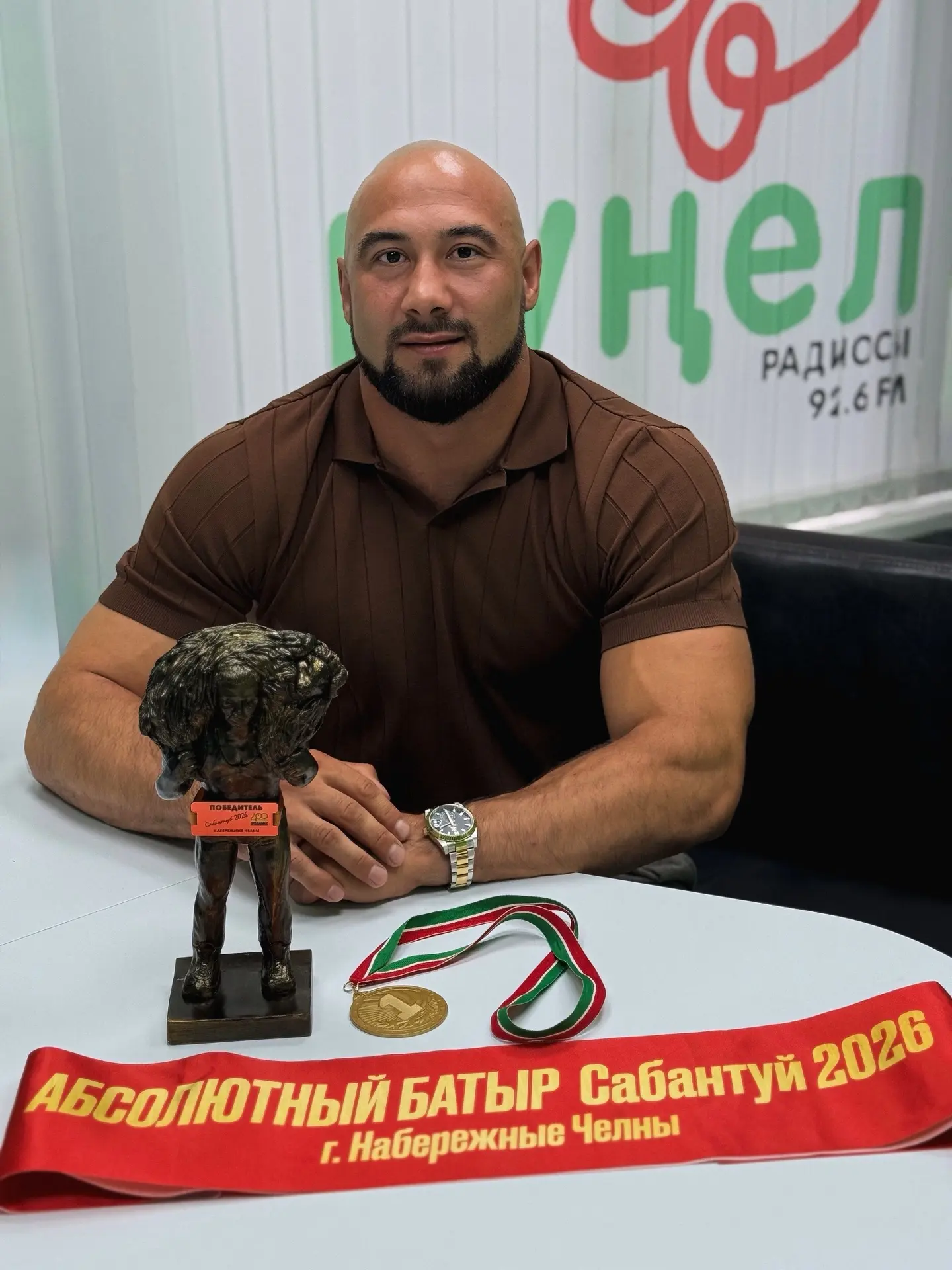 🥇🐑 Студиябездә кунакта — 2026 елгы Яр Чаллы Сабан туеның абсолют батыры Азат Габдрәши...