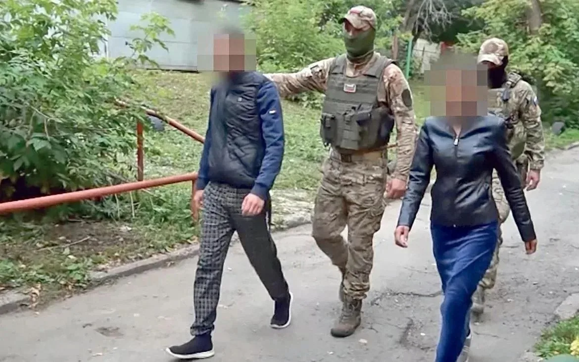 В Алтайском крае раскрыли схему с фиктивными браками для получения выплат участникам СВ...