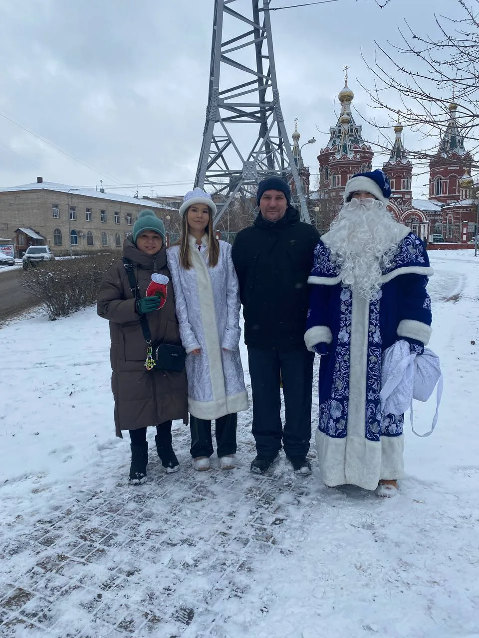 ❄️Тепло наших рук — жителям района! ❄️  🎄Предновогодняя суета — это время дарить добро и внимание те