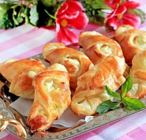 СЛОЁНЫЕ ПИРОЖКИ С ТВОРОГОМ
