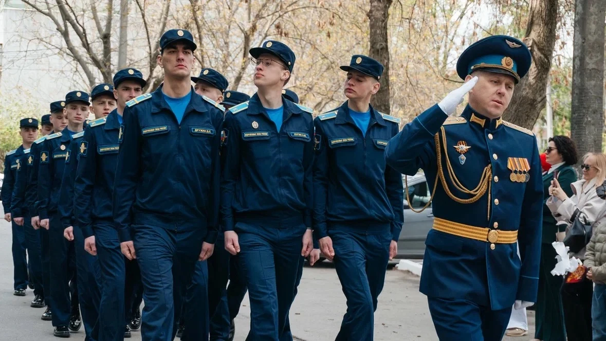 Связь, которую не разорвать🇷🇺  📌В преддверии годовщины Великой Победы Первые Школы №110 пришли поздр