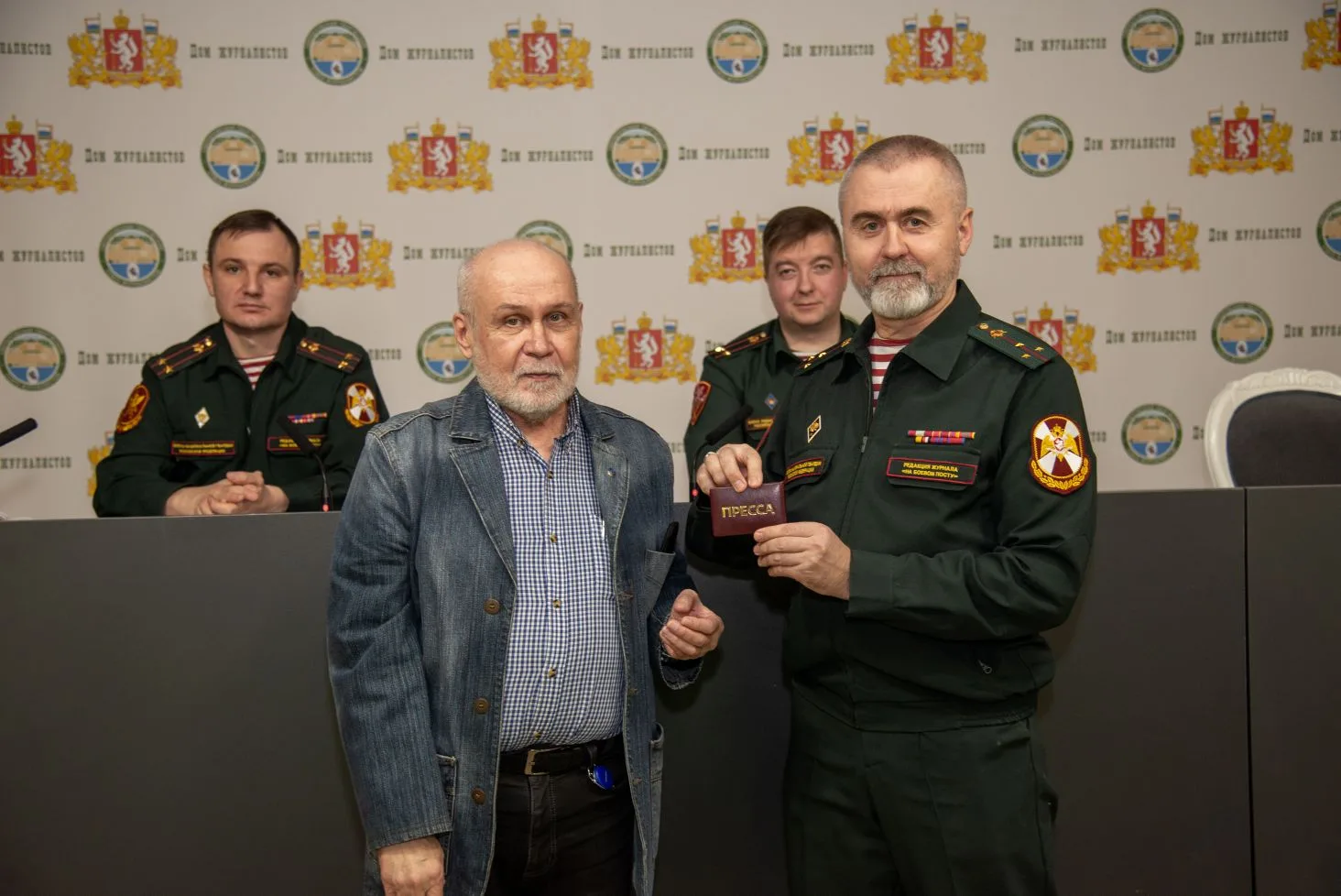 🇷🇺К Дню защитника Отечества: открытие фотовыставки Росгвардии посетили  организаторы выборов   В  До
