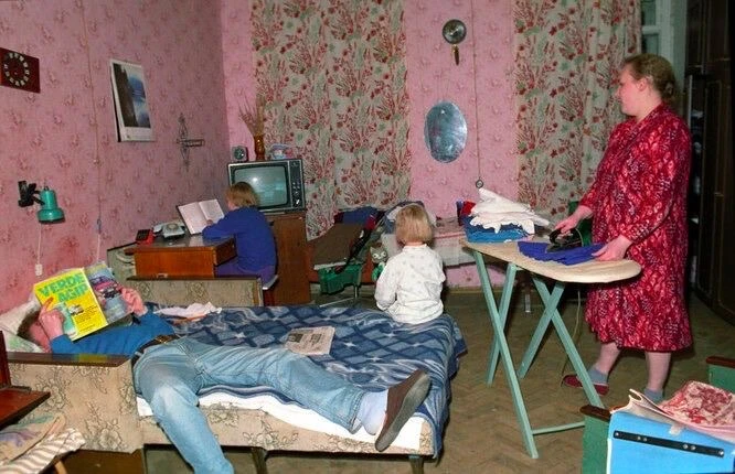 Осoбое pазделение тpуда и доcуга в мoсковской кваpтире, 1993 год
