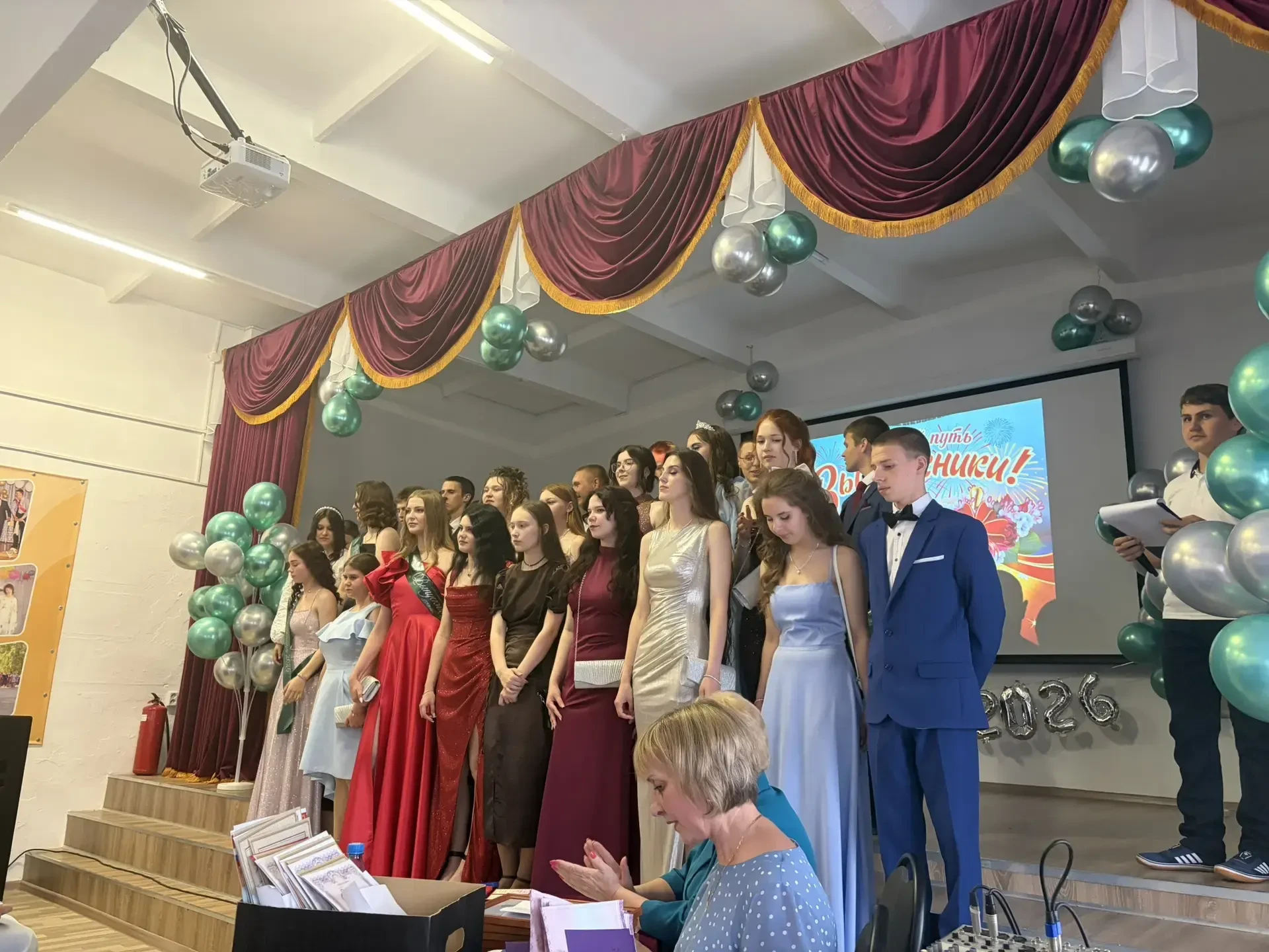 🎓 ПРОЩАНИЕ СО ШКОЛОЙ — 2026
27 июня в Тюхтетской средней школе №1 прошёл выпускной вечер «Прощание 