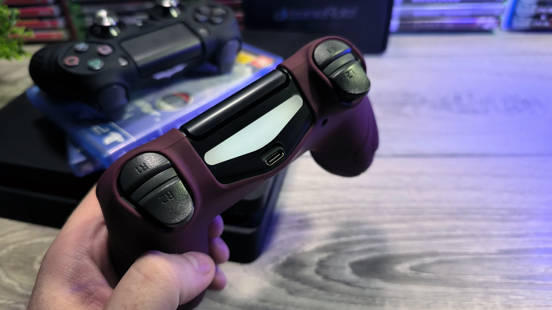 Помните я рассказывал про USB-C для DualShock 4 сразу с задней крышкой? Так вот я тогда...
