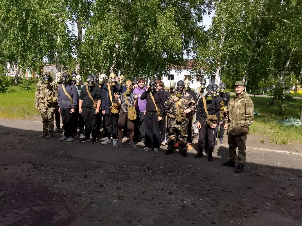 29 мая юноши 8 и 10 класса Дегтярской школы приняли участие  в военно-полевых сборах на...