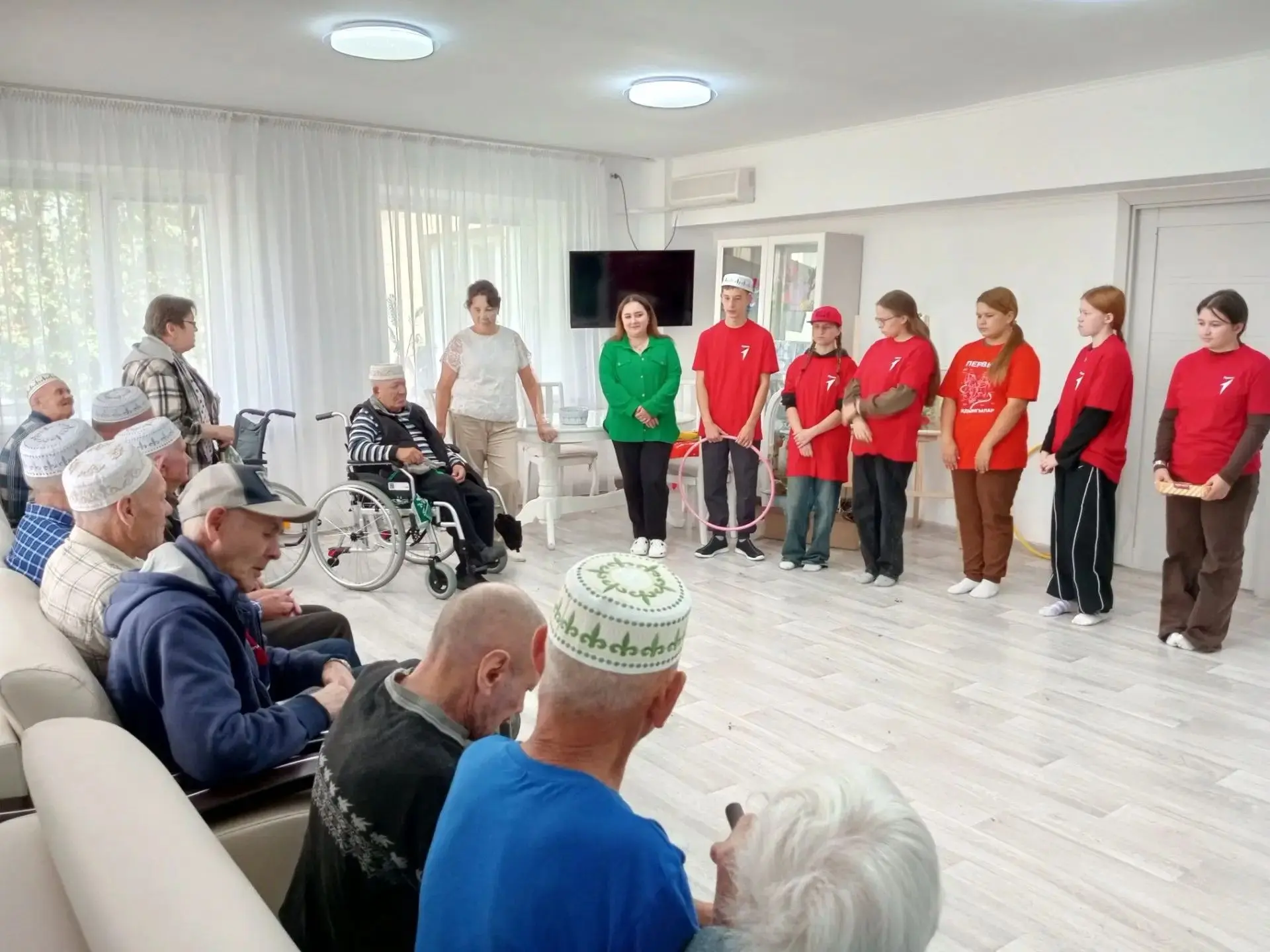 ✨🌷В рамках проекта «Дорога к добру» и "Недели добрых дел" учащиеся МБОУ «Большечекмакс...