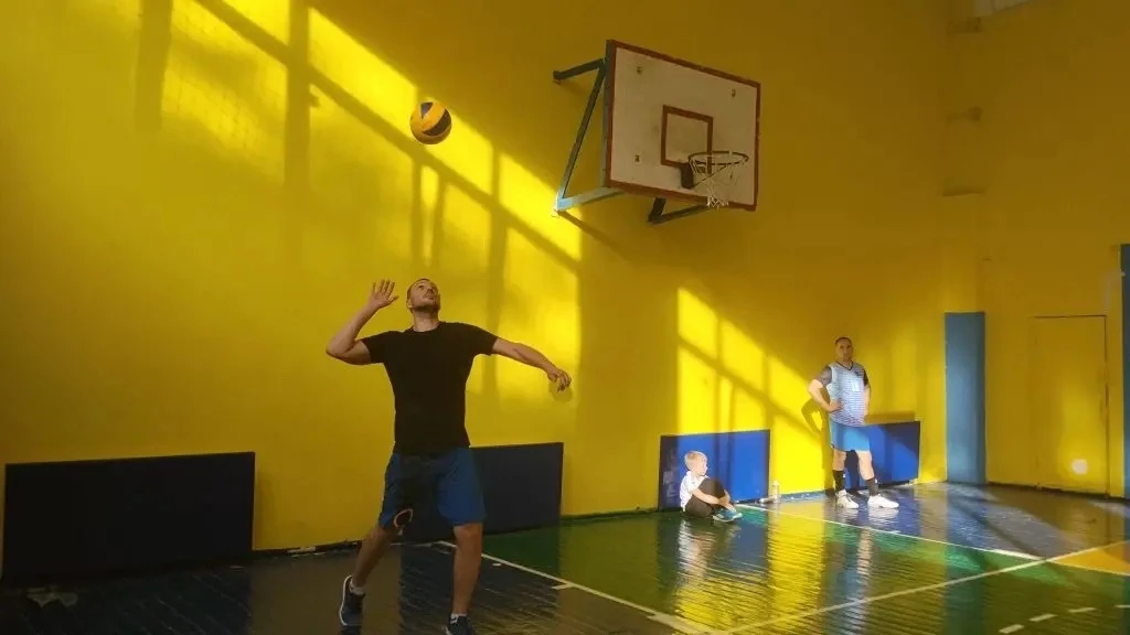 🏐 БИТВА ДО ПОСЛЕДНЕГО МЯЧА! РОДИТЕЛИ #ШКОЛА49 — НАСТОЯЩИЕ БОЙЦЫ! 💪✨  27 мая на районном этапе межшко