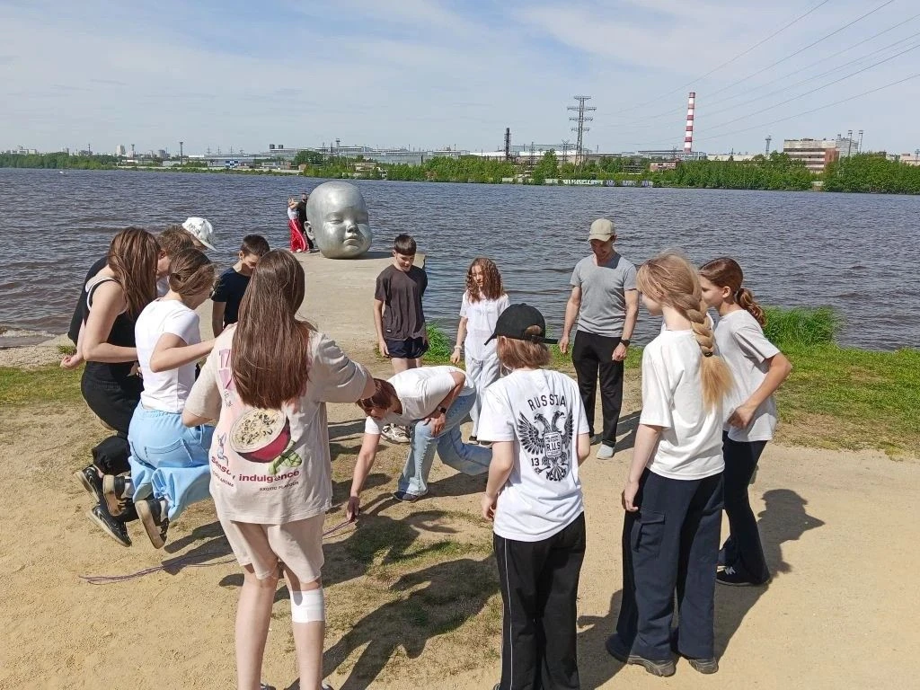 🛑Ученики 6 «Б» класса шумно и весело отметили окончание учебного года на Верх-Исетском пруду. 🔥Ребят