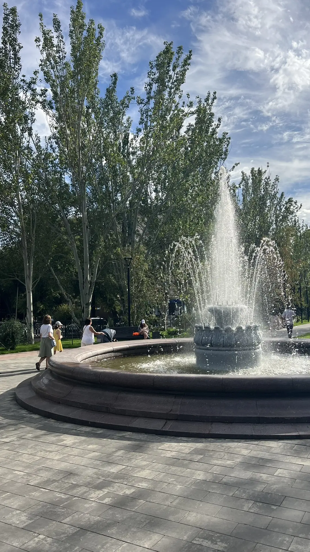 Едем на Мамаев курган. Сегодня гуляем без Ильи, эх 😣
