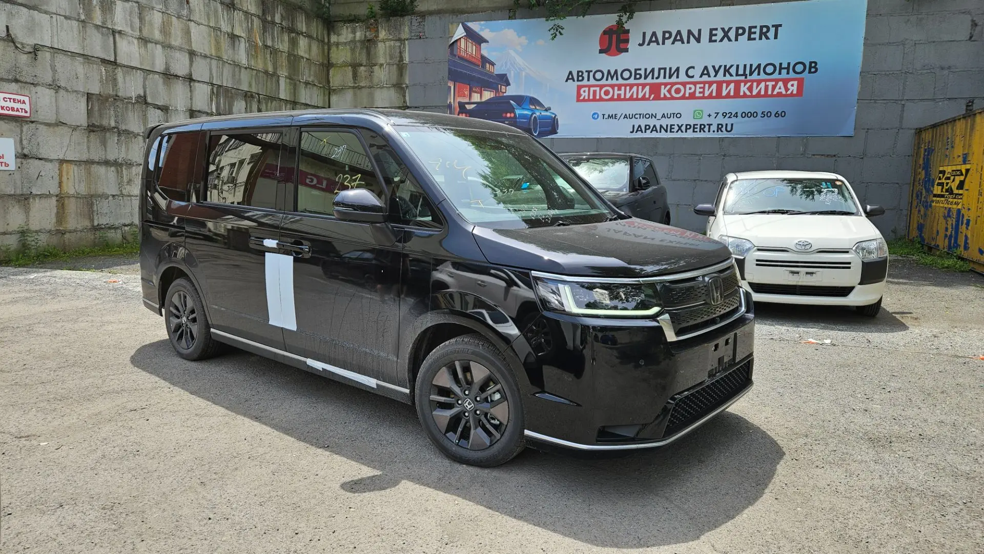 Honda Stepwgn 2026 

Абсолютно, новый автомобиль с оценкой S.

4WD
1.5 литра ТУРБО

Достаточно, вмес