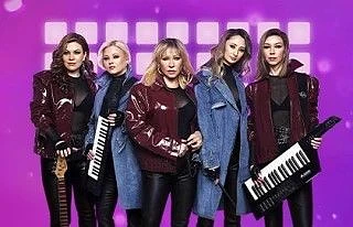 Настоящая музыкальная машина времени перенесла нас на несколько десятилетий назад! 23 а...