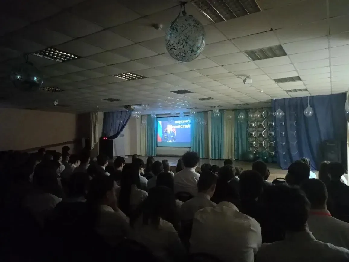 🎬📚  Заместителем директора по ВР Смирновой С.А. и социальным педагогом Папаевой В.В. для учащихся 9-