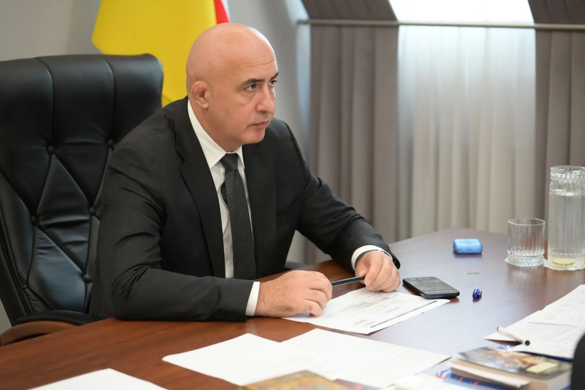Провёл заседание организационного комитета по подготовке к форуму «АрхАлания», который ...