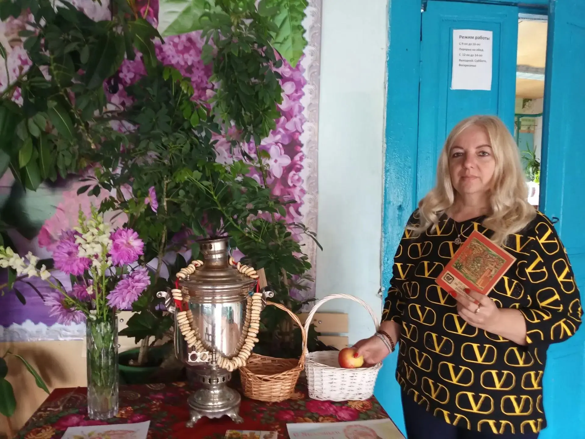 Август – щедрый месяц. Природа дарит нам свои плоды. В августе отмечают три Спаса: Медо...