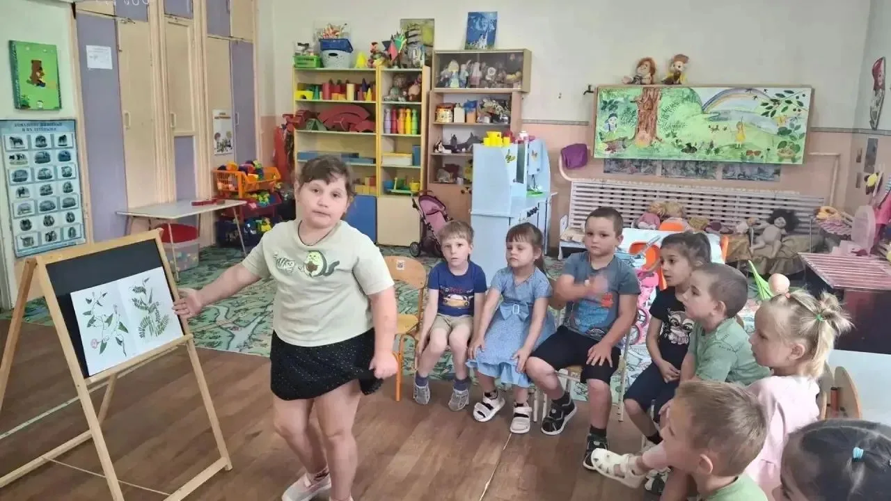 Сегодня ребята стали настоящими юными натуралистами! Сначала мы вместе рассмотрели разн...
