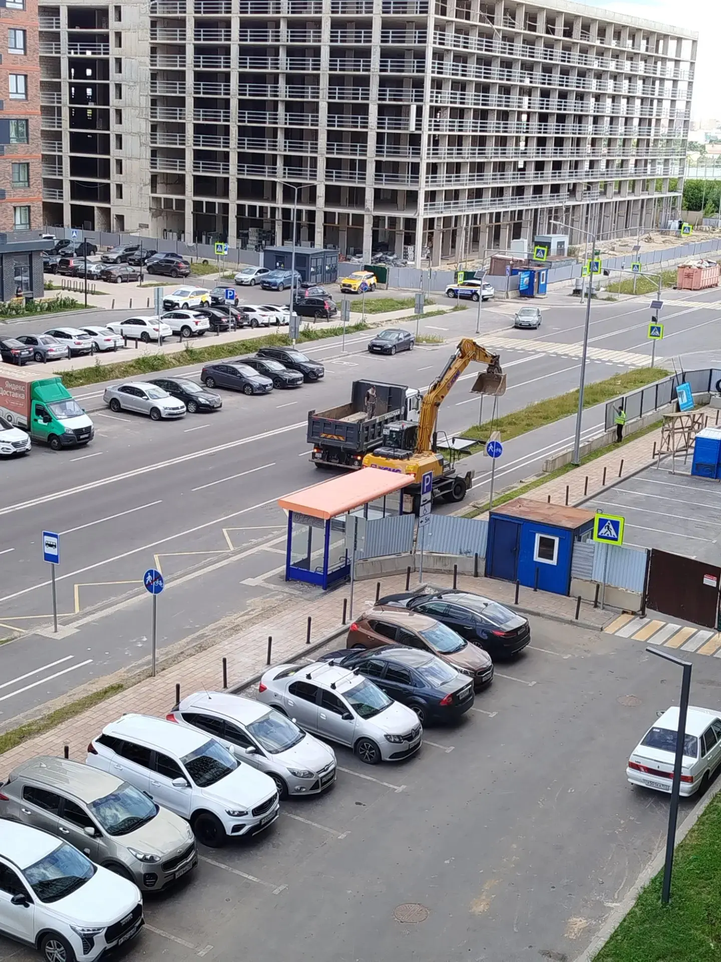 Утром
Блоки у 2 секции убирали
скоро заселение начнётся видимо) Северина3/6

Новости ЖК Томилино Пар