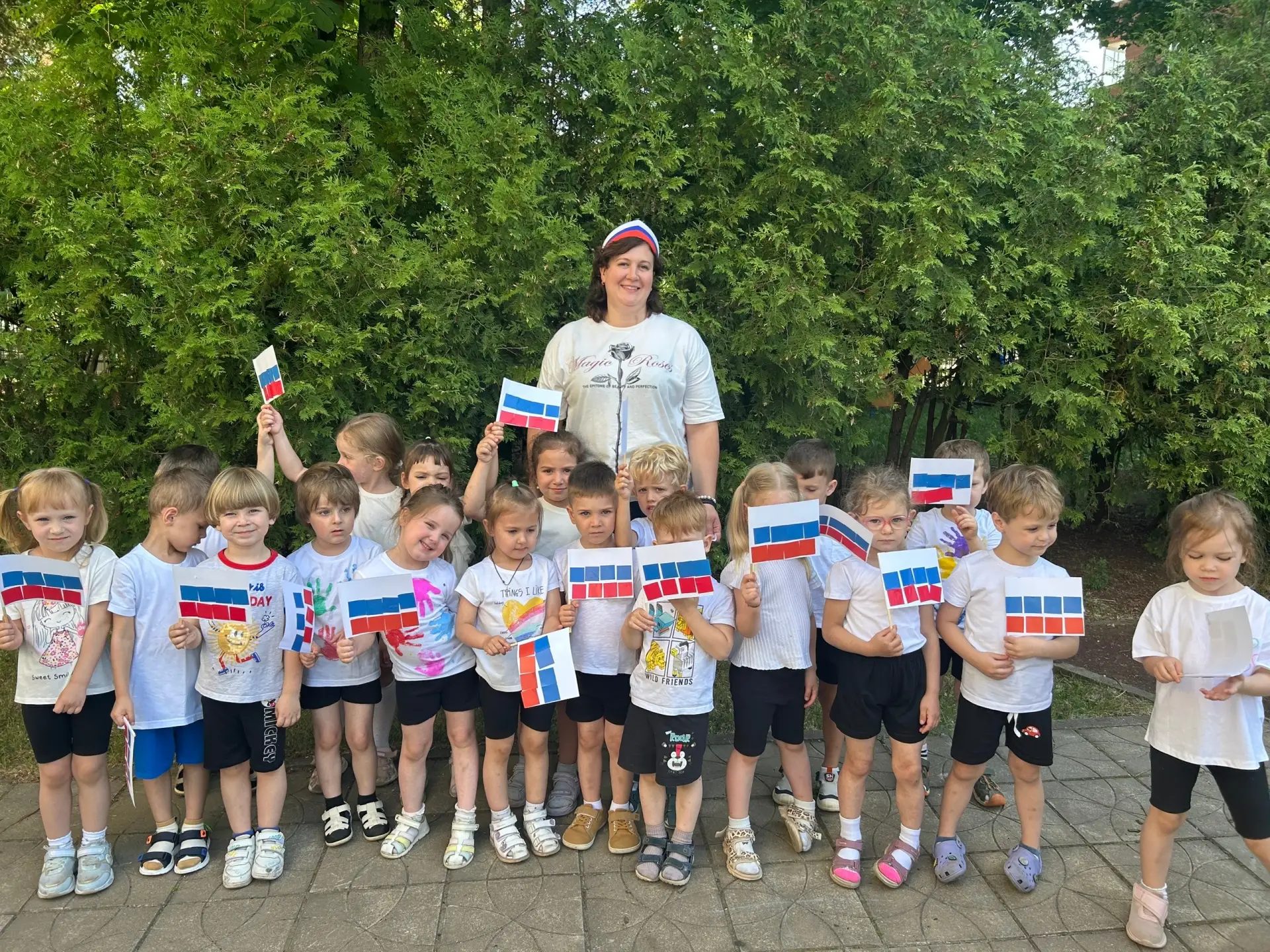 🇷🇺 В преддверии 12 июня детский сад "Тополек" (дошкольное отделение МБОУ г. Пушкино "Образовательн