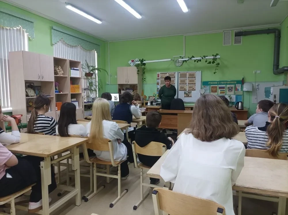 ☕️ Магия кофе раскрыта — по крайней мере, для 7 «Д»!  В рамках Недели нано‑технологий у ребят прошёл