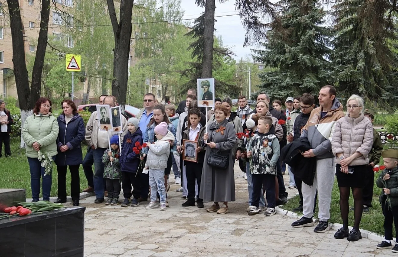 🎖️ У обелиска в микрорайоне Лопатинский воскресенцы почтили память погибших земляков   9 мая у обели