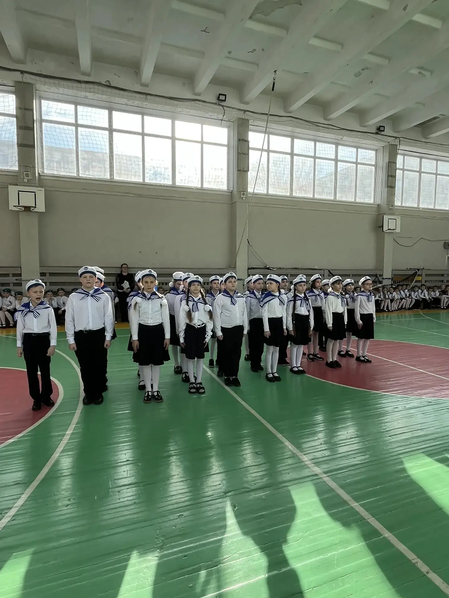 Сегодня прошли смотры строя и песни у 3-4 классов. Каждый взвод был награждён за победу в одной из н