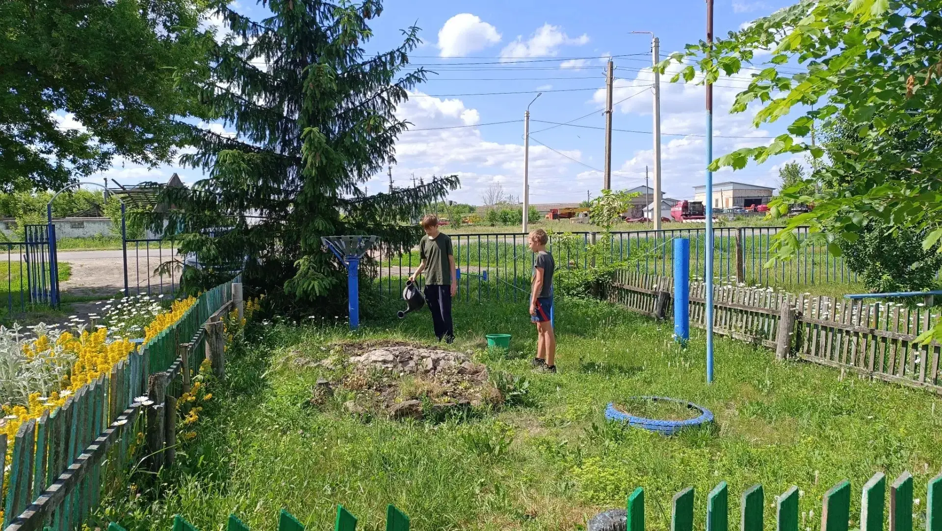 13-й  день в лагере "Огонёк" был объявлен  днём "Умника и умницы".
🏃‍♂️День начался с бодрой зарядк