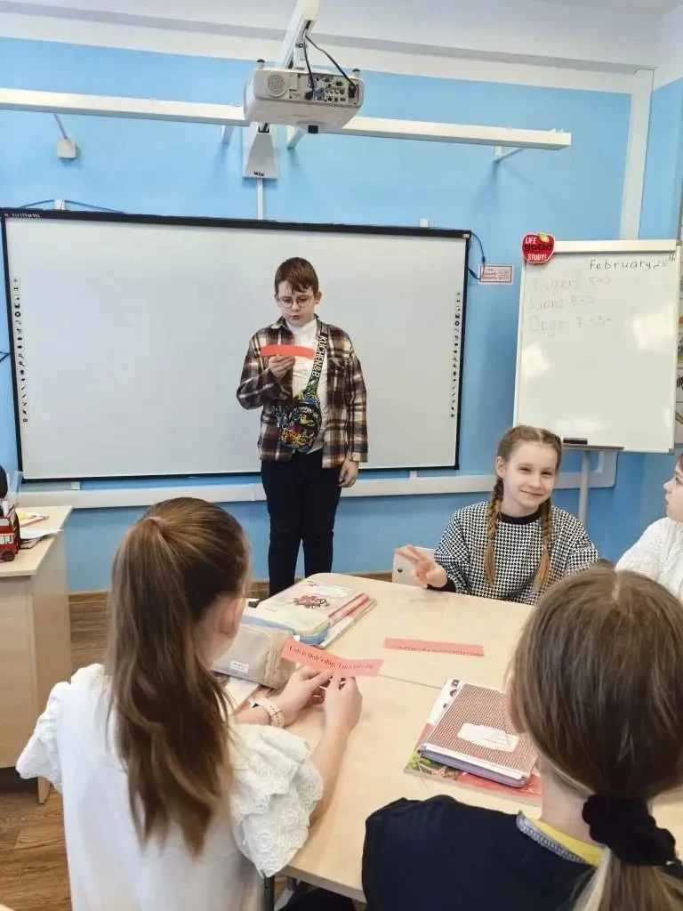 Учащиеся 4-ых классов приняли участие в брейн-ринге  В рамках недели английского ребята поделились н