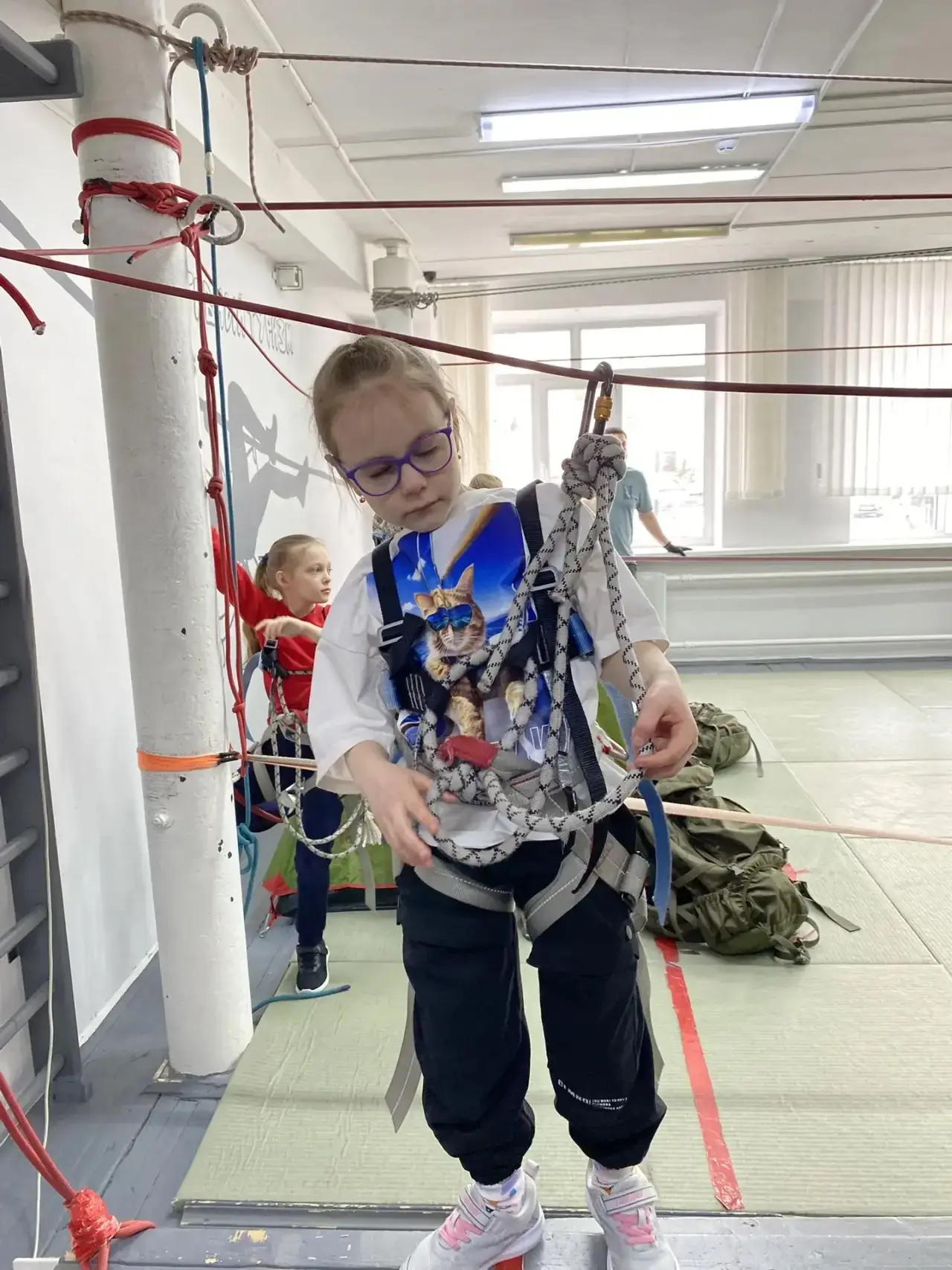 🧗‍♂️ «Тропа, проверенная страховкой» 🌟  21 мая учащиеся 1 «А» класса вместе со своими наставниками и