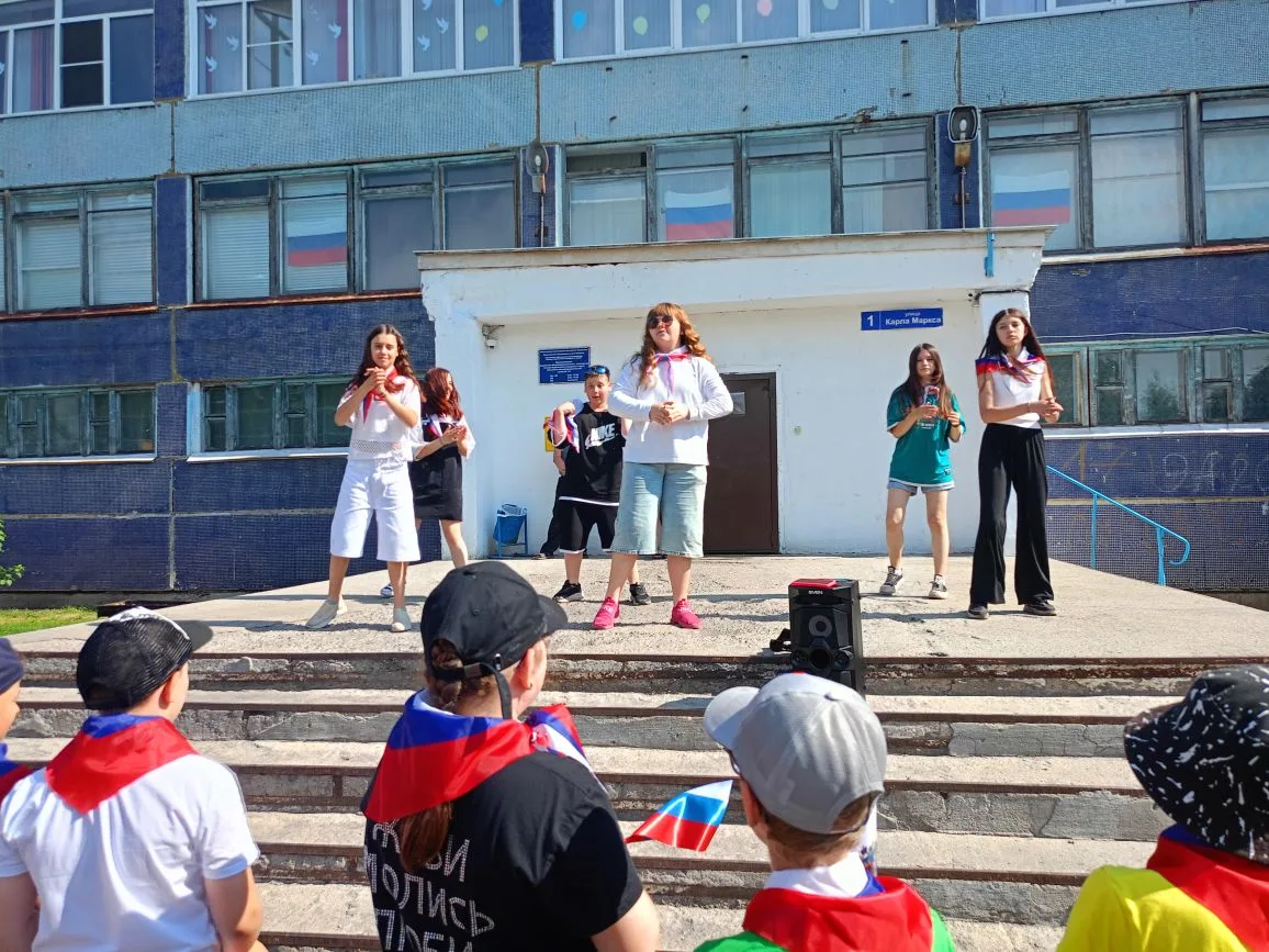 Флешмоб "О России с любовью"
