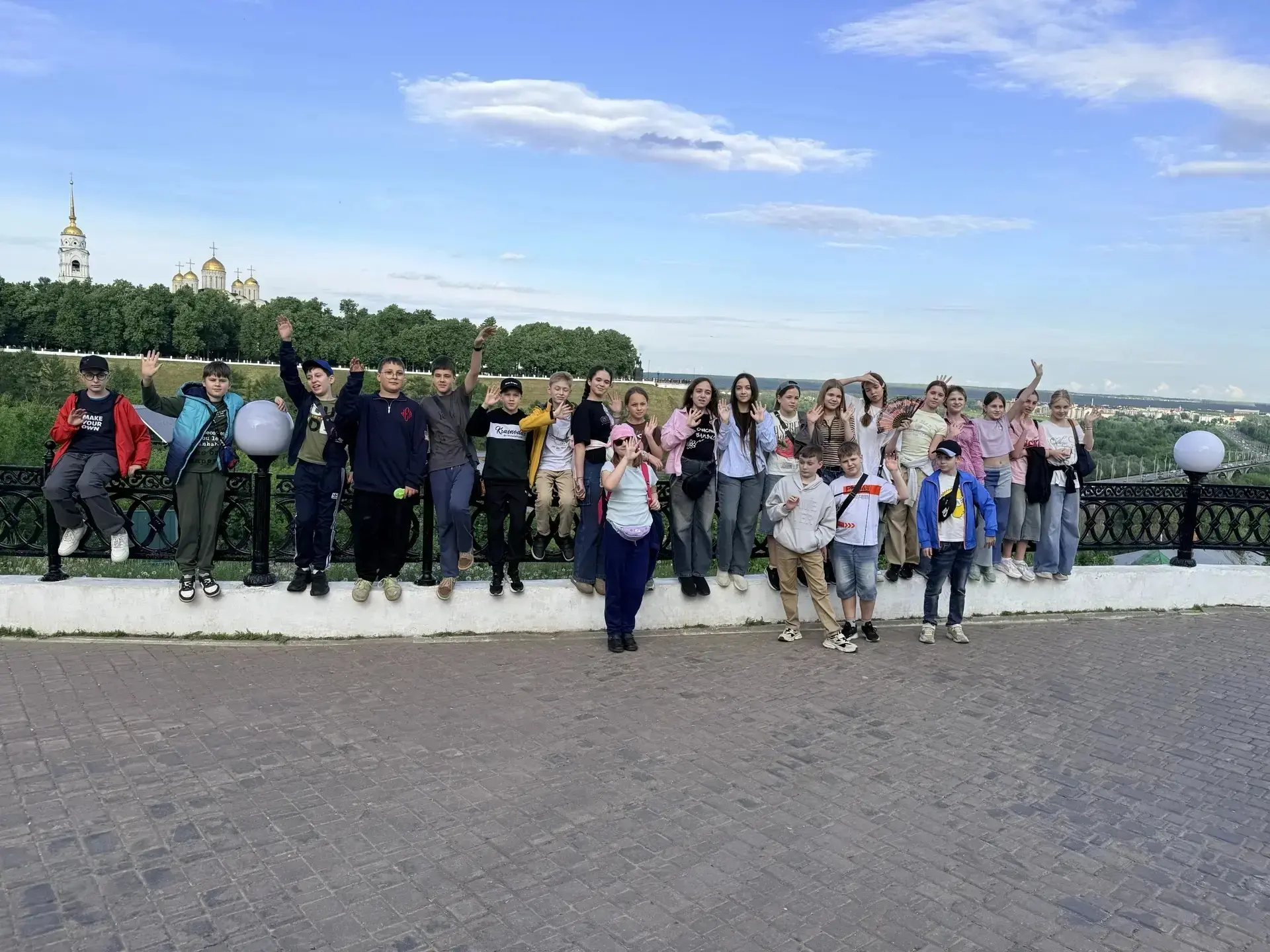 Впереди яркое беззаботное лето.