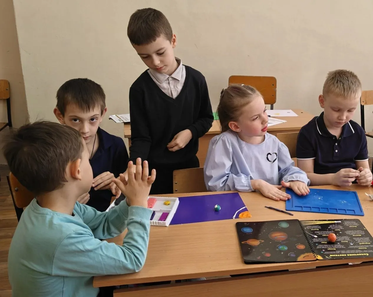 🚀К звездам — через творчество!  🛰В творческом объединении «Умелые руки» целый месяц шла подготовка к