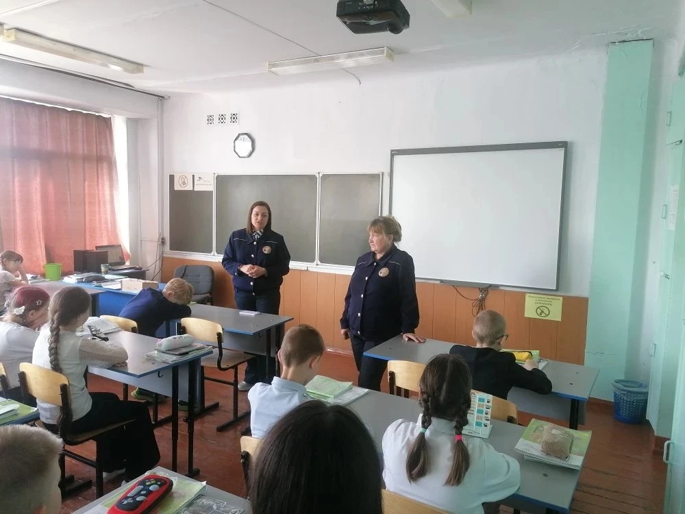 В нашей школе специалистами РЦППМС прошло познавательное занятие в начальной школе на тему: "Лето - 